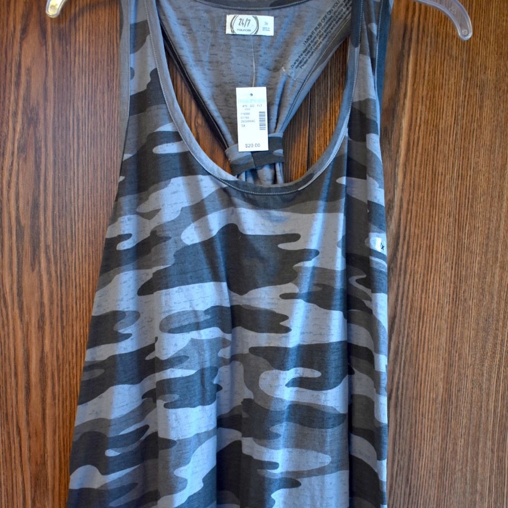 NWT 3x tank